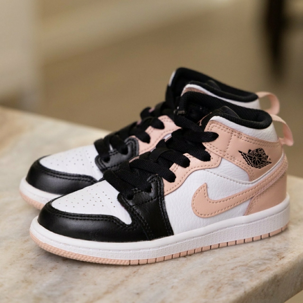 Jordan 1 Mid Arctic Orange
